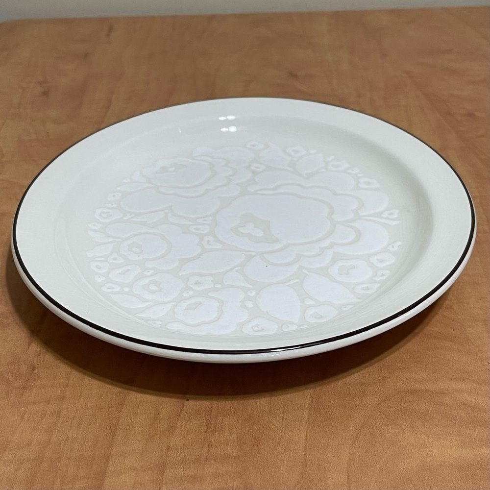 Stonehedge Midwinter 12" Oval Serving Platter Dish Ivory White Flower Embossed - Picture 2 of 13